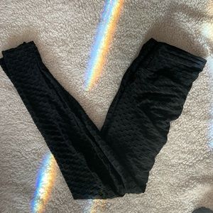 Instagram “scrunch butt” leggings